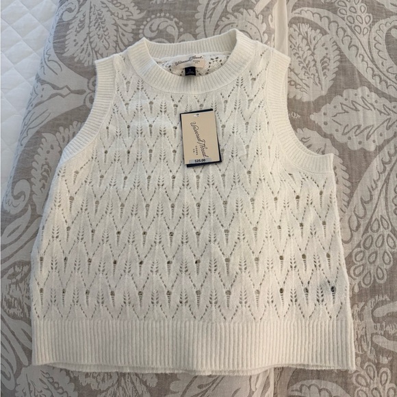 Universal Thread Tops - NWT Universal Thread Cream Pointelle Knit Sweater Vest Top Lightweight